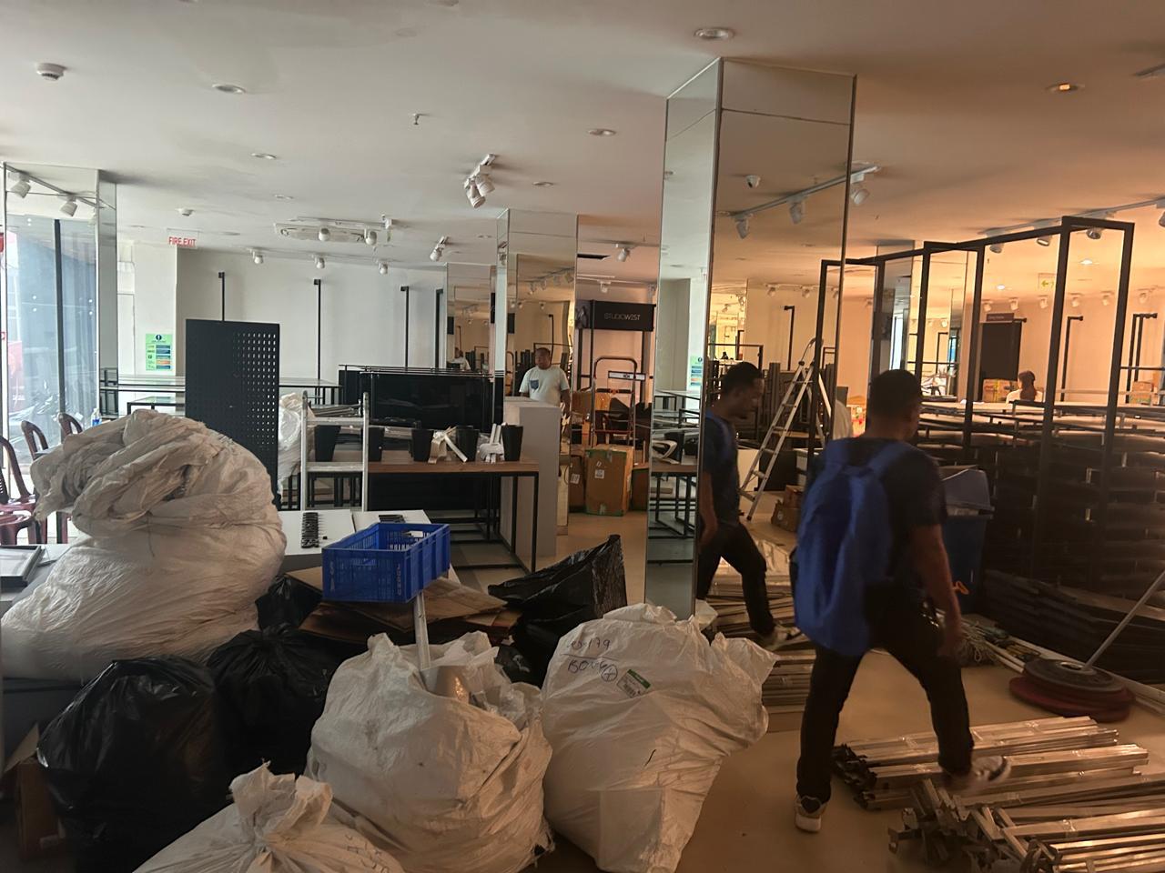 Mall Store Dismantling & Buyback gallery - 6